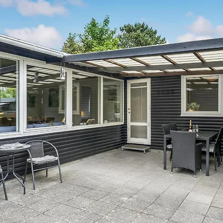 Vakantiehuis With Fireplace I *